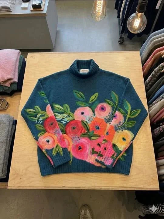 Sweter z golfem w kwiaty Daphne