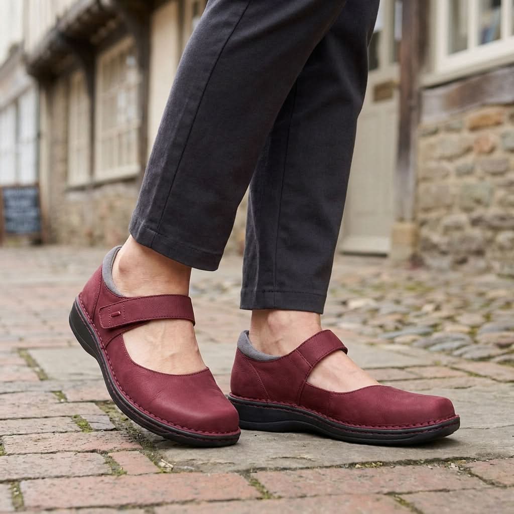 Buty z paskiem klamrowym BEATRIX